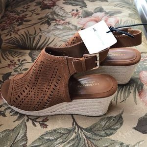 Final MARKDOWN!! New in box Liz Claiborne platform wedge sandal.